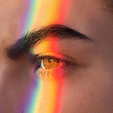 Люди с радужными глазами