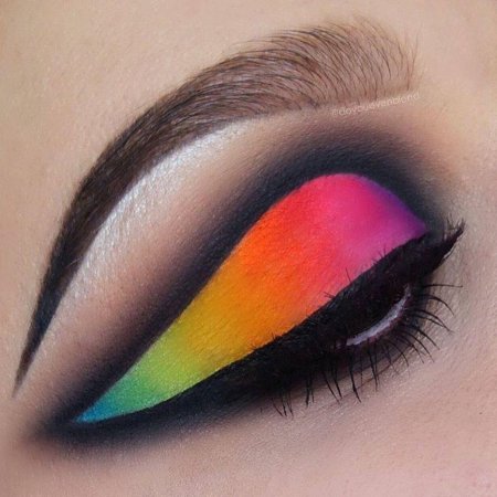 Макияж глаз яркий