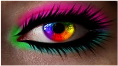 Яркие глаза