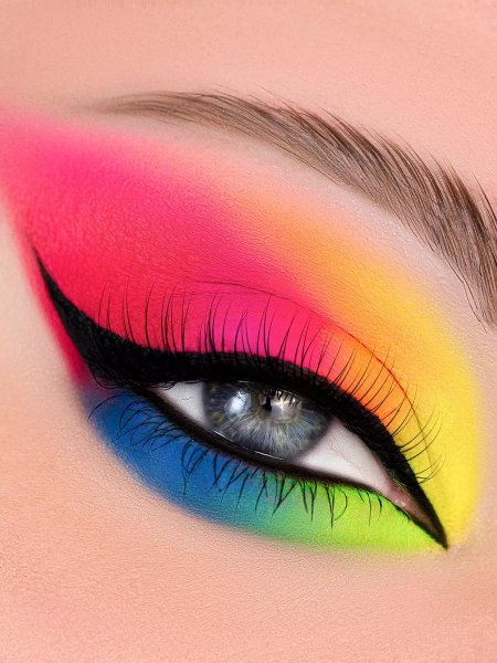 Разноцветный макияж глаз