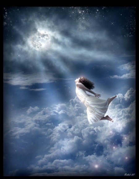 Летающая девушка