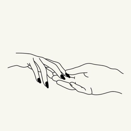 Руки тянутся друг к другу