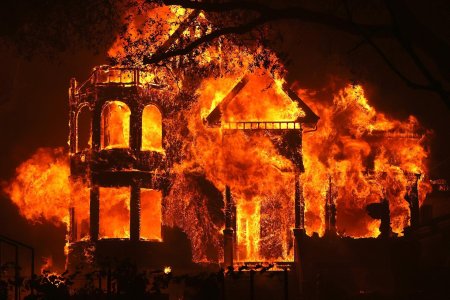 Дом горит