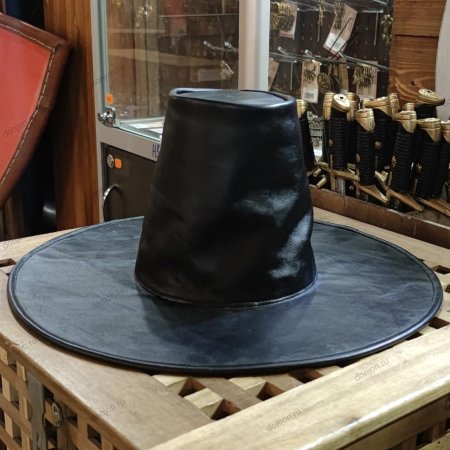 Шляпа кожаная