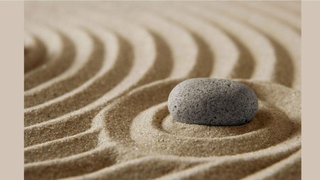 Камни на песке