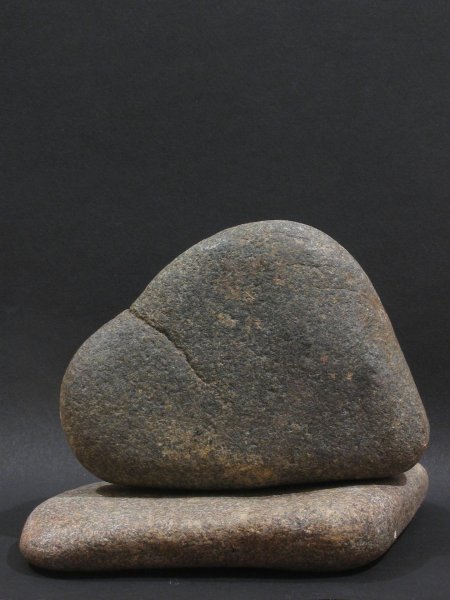 Булыжник камень артефакт