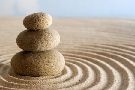 Камни и песок