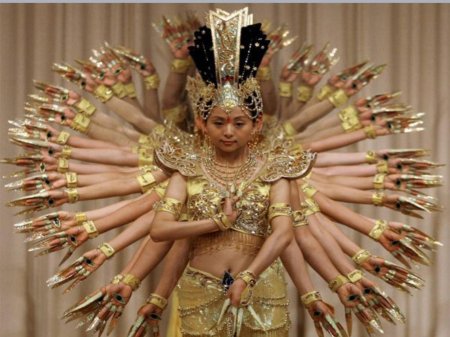 Тысячерукая гуаньинь танец