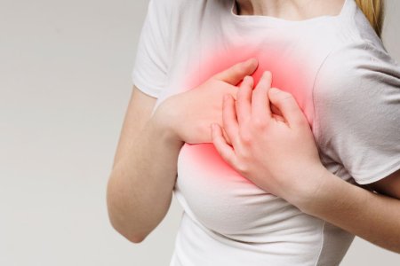 Боли в груди