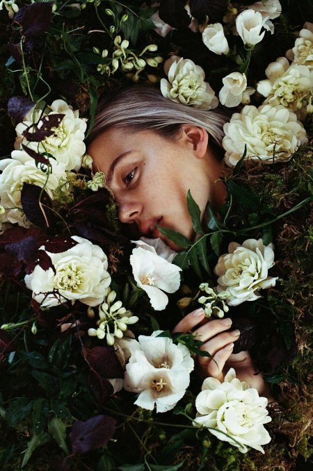 Фотосессия с букетом цветов