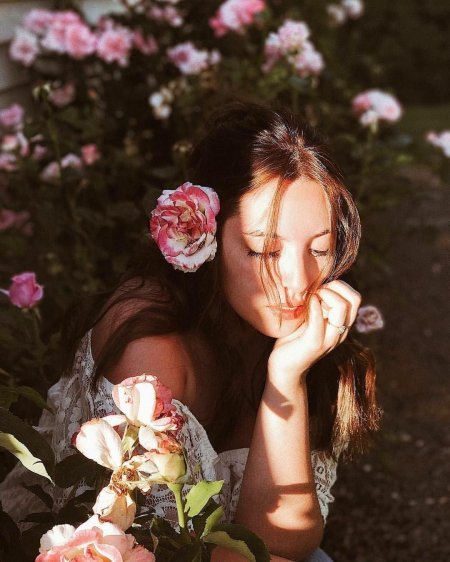 Девушка в цветах