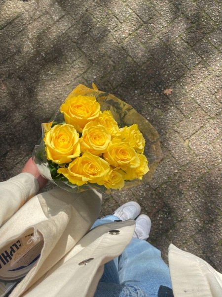 Букет роз желтых