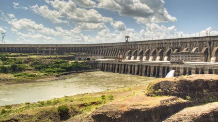 Плотина итайпу в бразилии