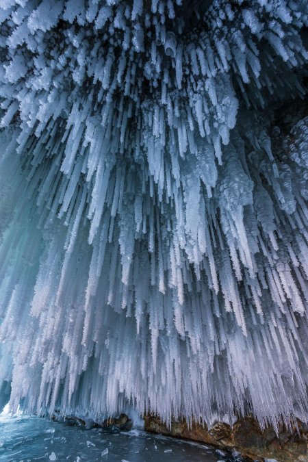 Ледяная пещера ольхон