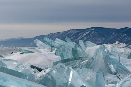 Озеро байкал ледяные сопки