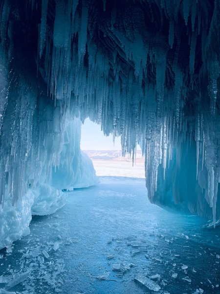 Ледяная пещера ольхон