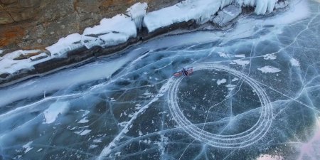 Озеро байкал лед