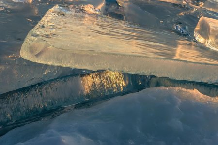 Байкальский лед