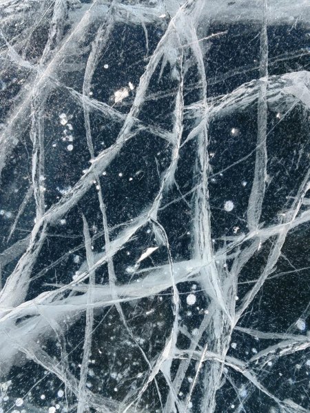 Трещина на льду