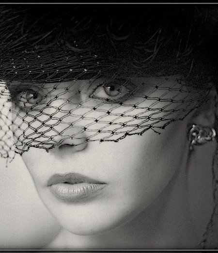 Девушка в вуали