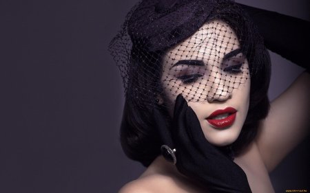 Женщина в вуали