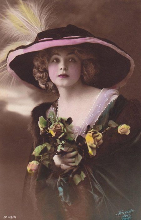 Дама в шляпке