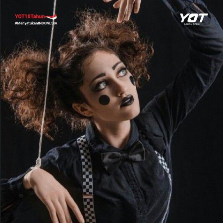 Девушка марионетка