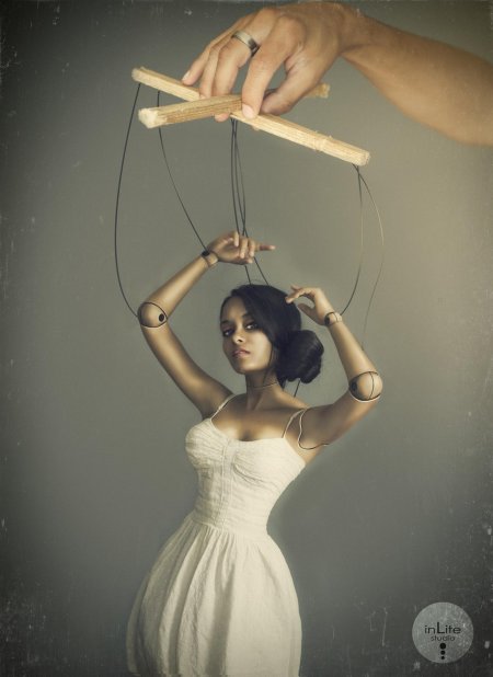 Марионетка девушка