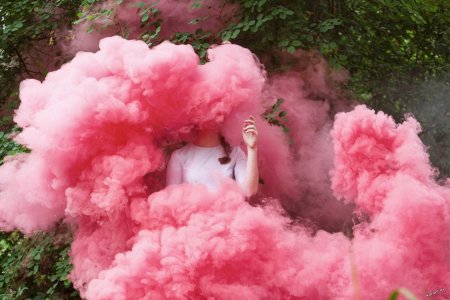Розовый дым