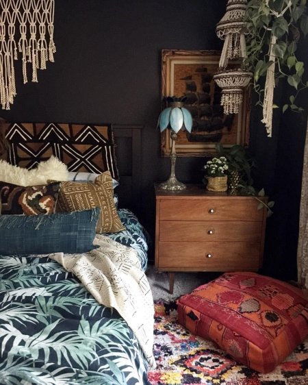 Спальня бохо сканди