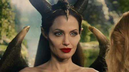 Малефисента анджелина джоли