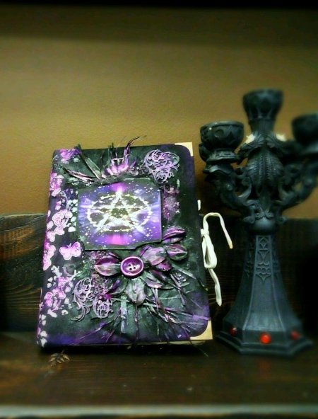 Гримуар книга теней