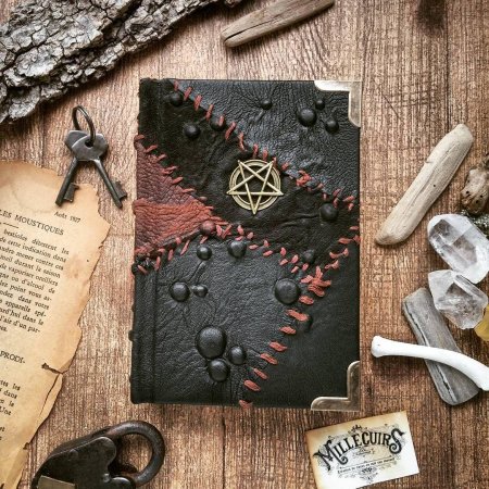 Гримуар ведьмы блокнот