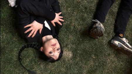 Дженна ортега уэнсдей аддамс