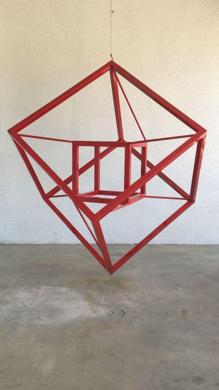 Абстрактная скульптура