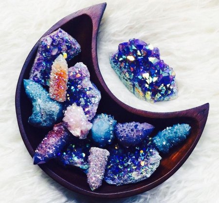 Самоцветы драгоценные камни жеода