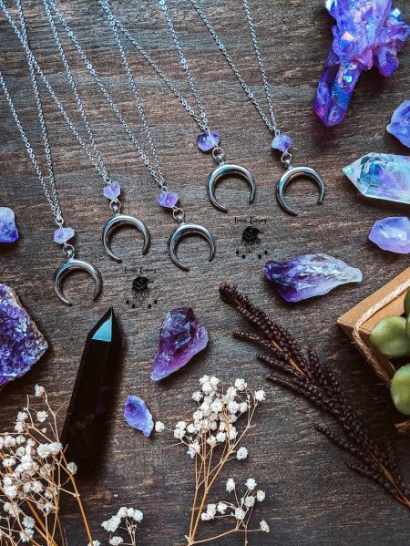 Лунница из аметиста