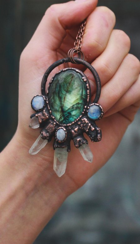 Украшения с драгоценными камнями