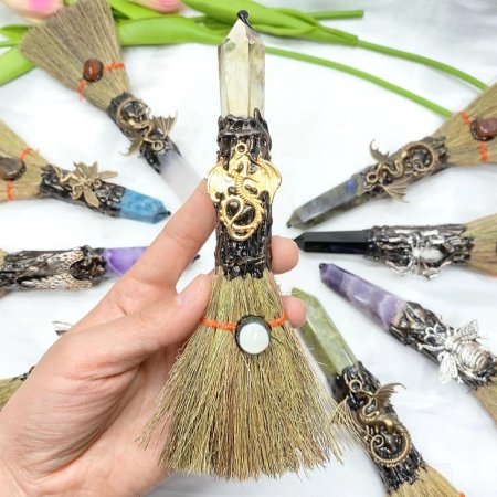 Ведьмина метла камень