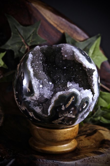 Шерл ведьмин камень