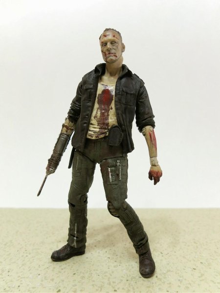 Фигурки mcfarlane ходячие мертвецы