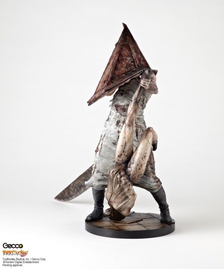 Silent hill 2 фигурка пирамидоголового