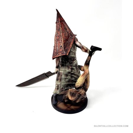 Silent hill 2 фигурка пирамидоголового