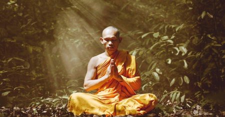 Буддийский монах тхеравада