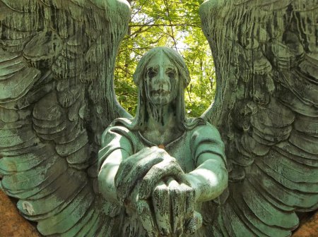 Скульптура ангел смерти хасерот