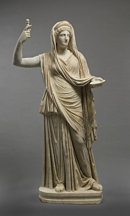 Древняя греция скульптура женщина хитон