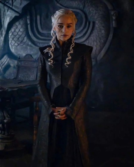 Emilia clarke daenerys