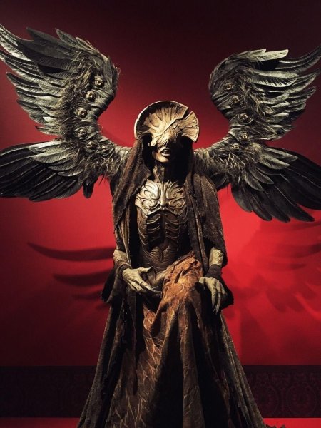 Гильермо дель торо хеллбой ангел