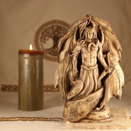 Деревянная скульптура