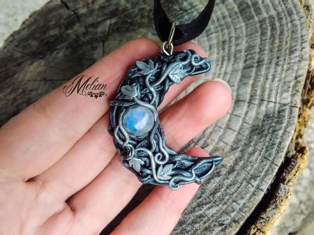 Кулон луна из полимерной глины